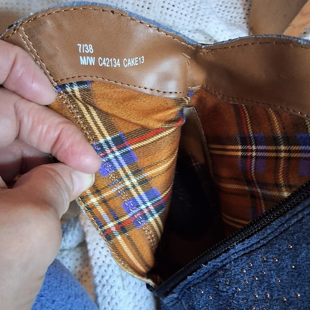 Blue studded suede western style boots 7 - Picture 11 of 13